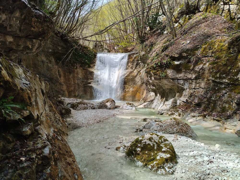 Cascata del Linaro in inverno - blog di viaggi