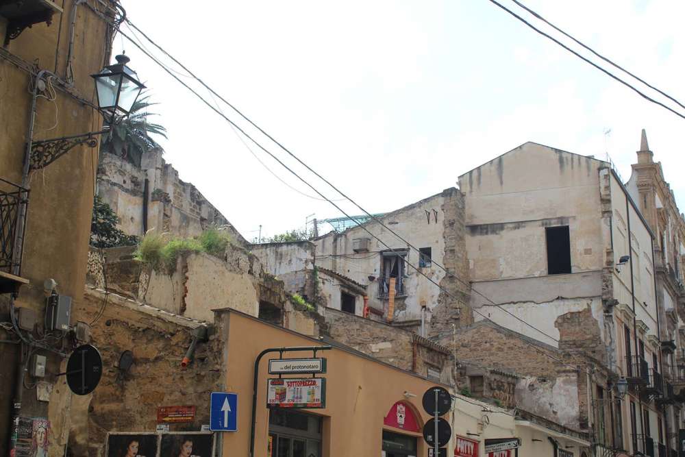 segni dei bombardamenti della seconda guerra mondiale a Palermo - blog di viaggi