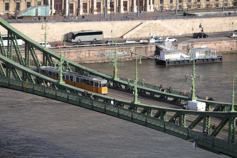 Ponte della Liberta a Budapest visto dalla collina di Buda - blog di viaggi