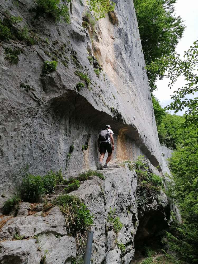 Fabio Sansone in escursione all'eremo di san Giovanni all'Orfento in Abruzzo - blog di viaggi