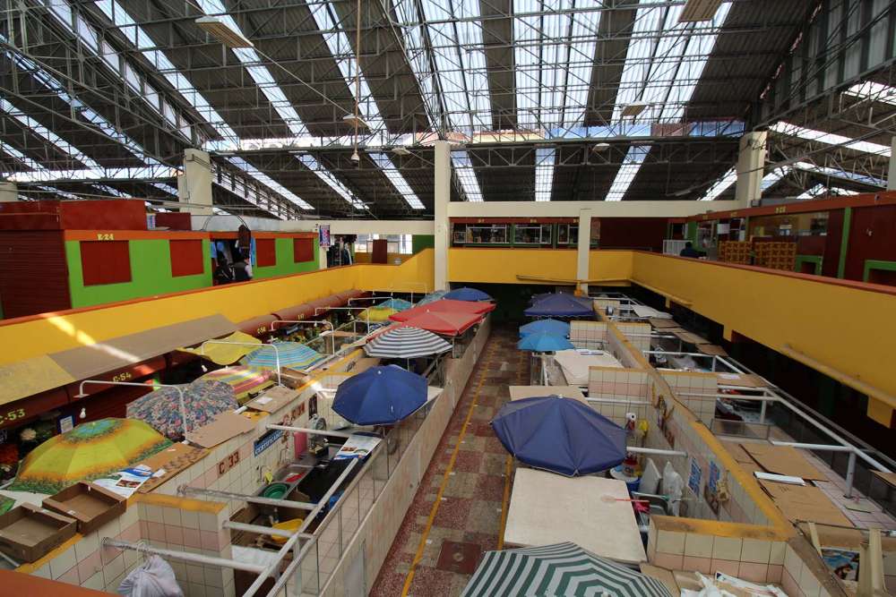 nel mercato centrale di Puno in Perù - blog di viaggi