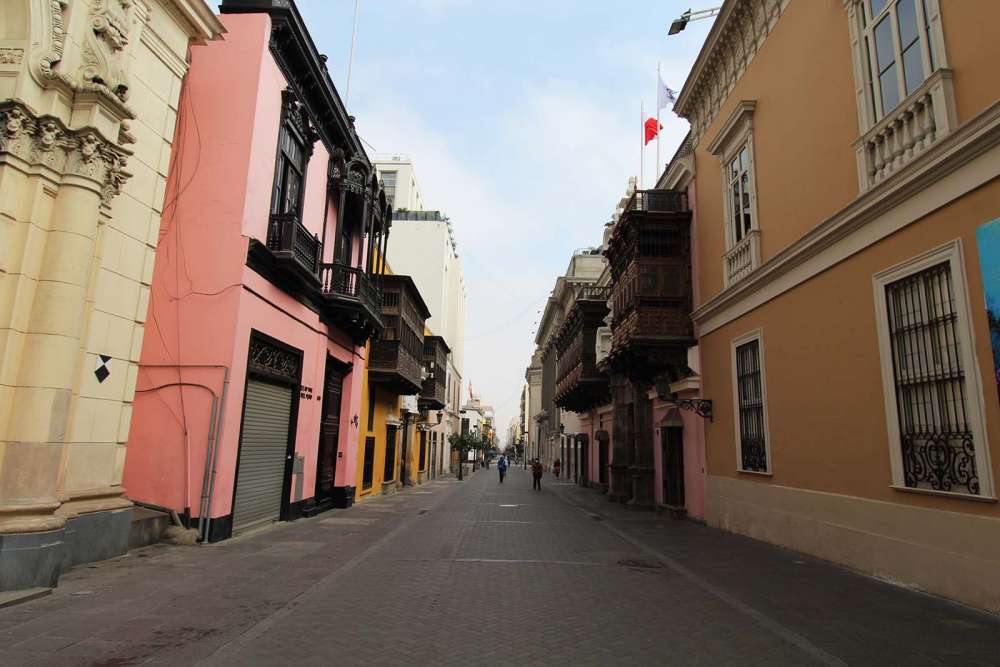 passeggiando per il centro storico di Lima in Perù - blog di viaggi