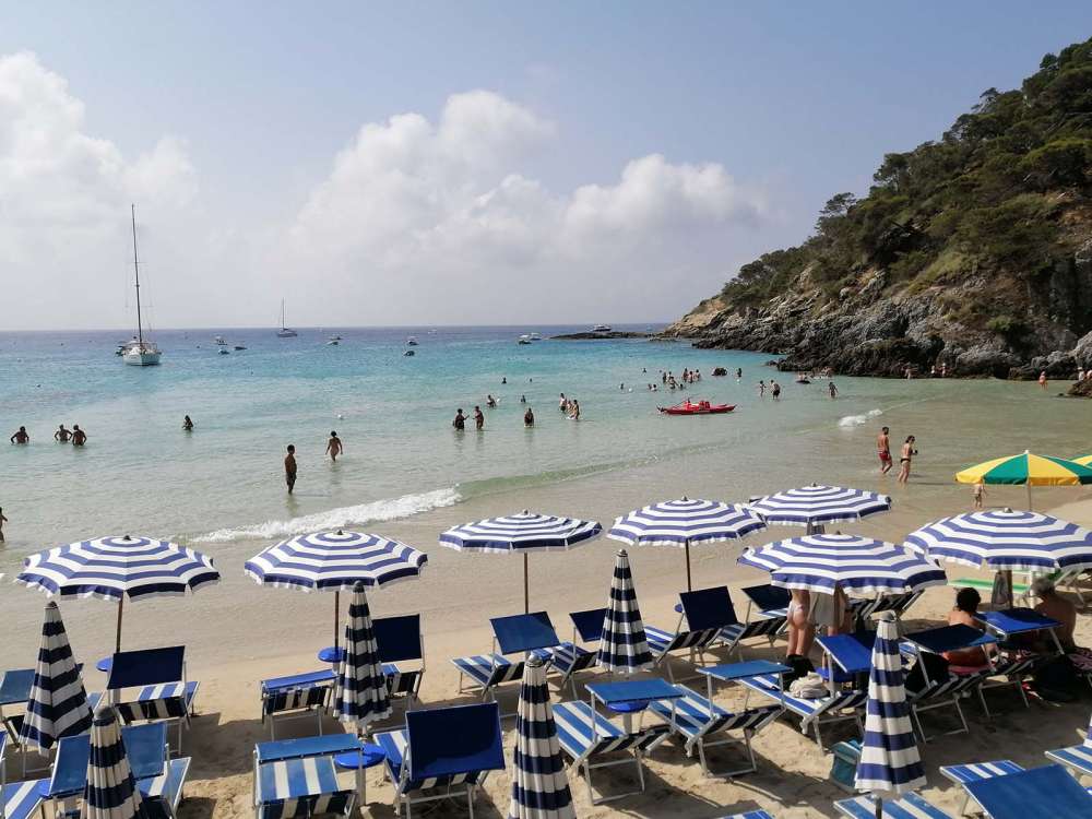 visitare cala delle arene alle isole tremiti - blog di viaggi