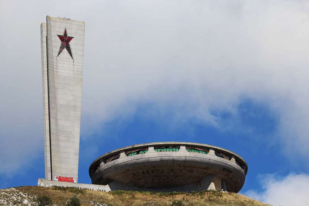 architettura ex sovietica in Bulgaria: Buzludzha monument - blog di viaggi