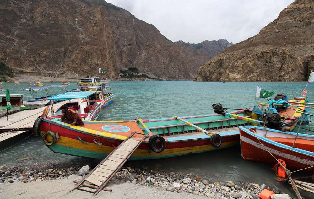 Il lago Attabad nella regione Gilgit Baltistan in Pakistan - blog di viaggi