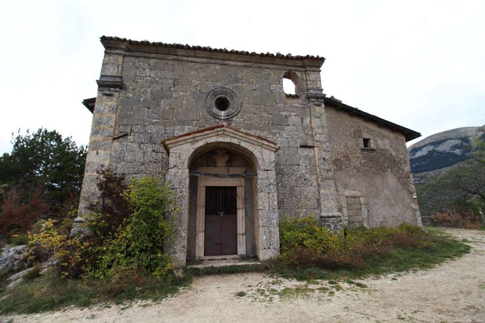 eremo di sant'egidio sul sentiero del cuore a Scanno in Abruzzo - blog di viaggi
