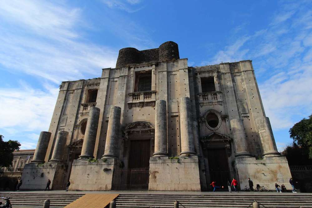 chiesa di san Nicolò l'Arena a Catania - blog di viaggi