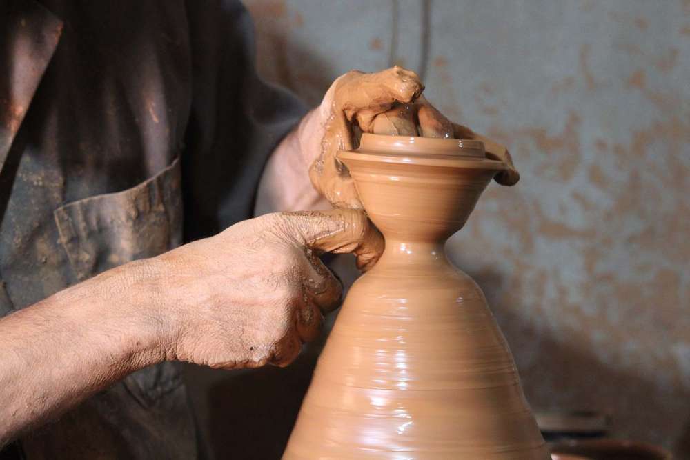 dettaglio della lavorazione della ceramica in Marocco a Safi - blog di viaggi