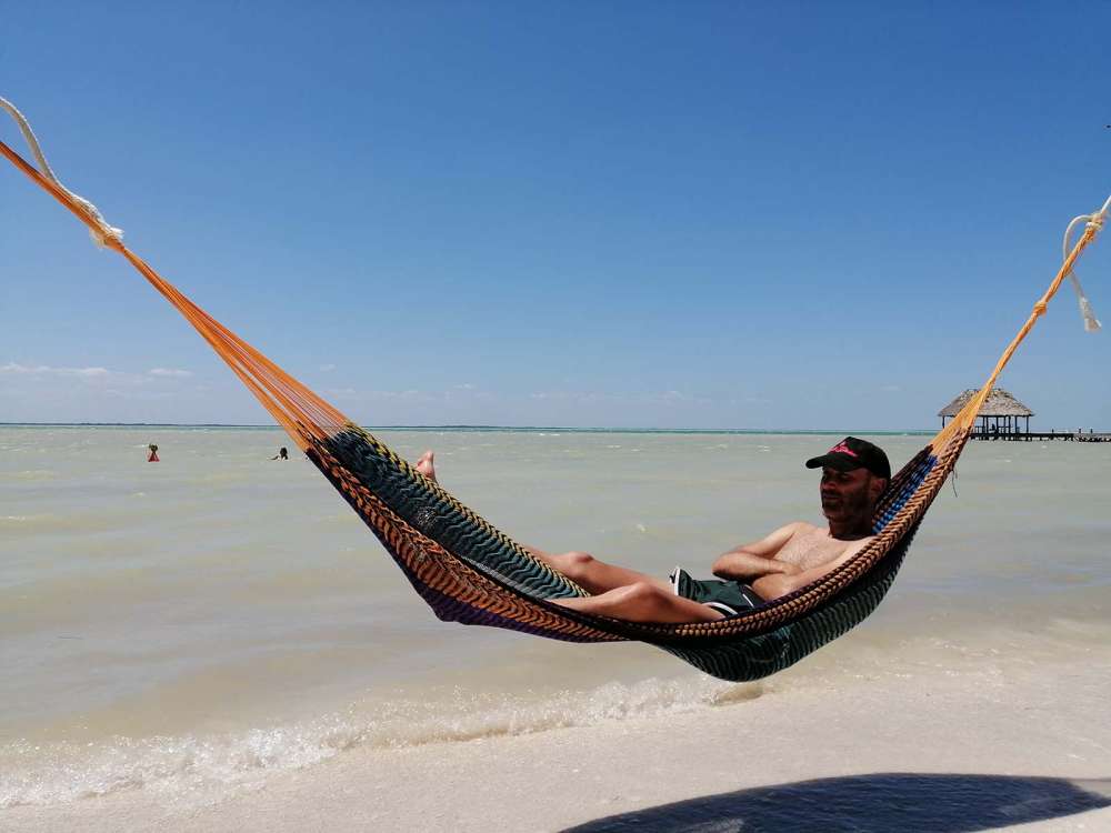 fabio sansone sull'isola di Holbox in Messico - blog di viaggi