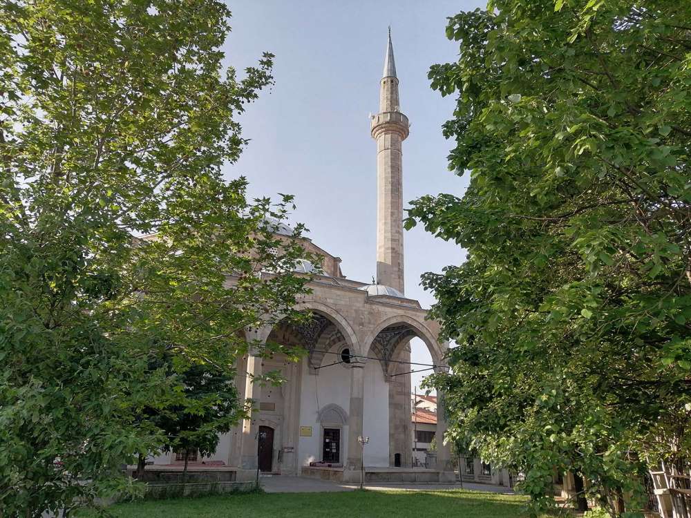 visitare la moschea a Pristina in Kosovo - blog di viaggi