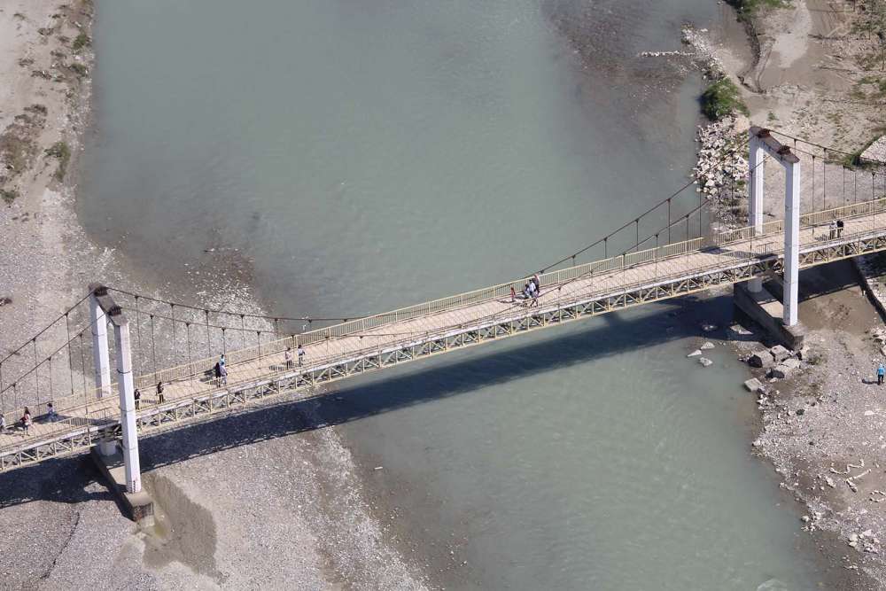 il ponte sospeso visto dal castello di Berat - blog di viaggi