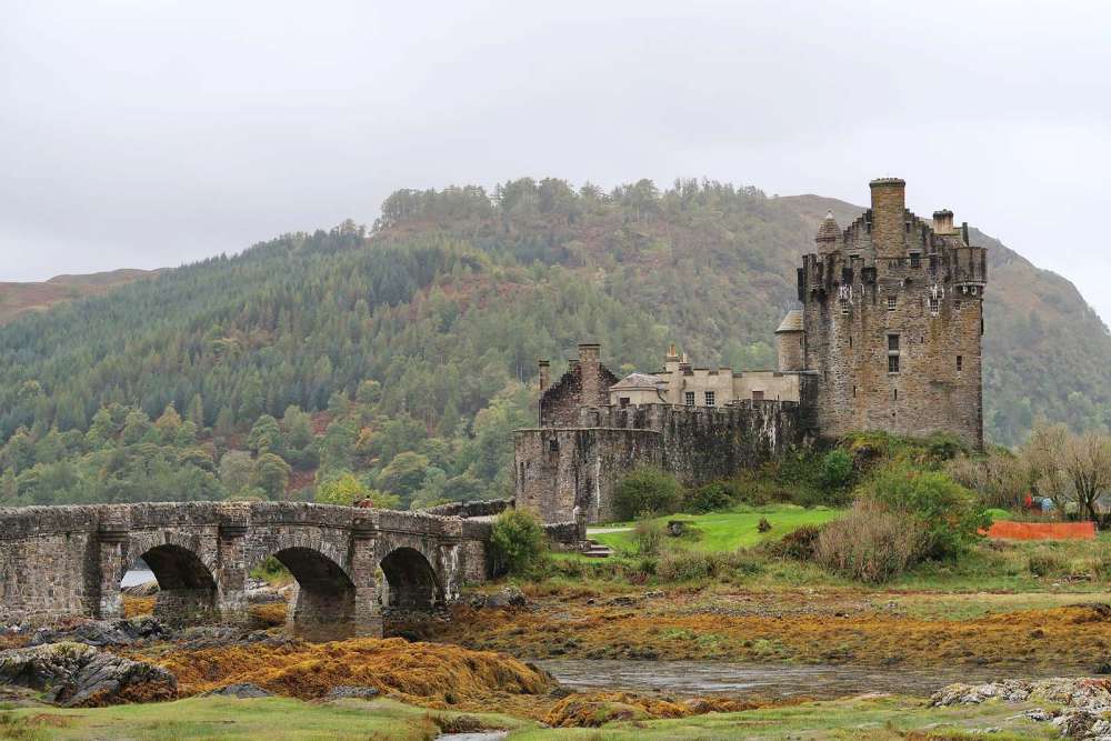 visitare le antiche rovine del castello eilean donan in Scozia - blog di viaggi