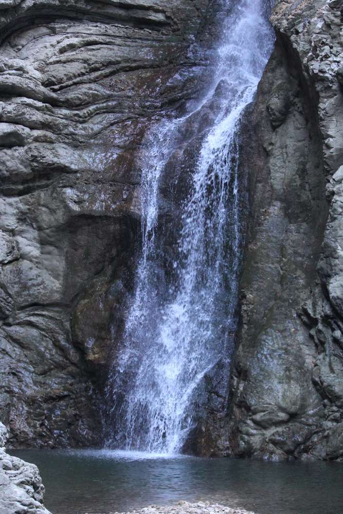 una delle cascate più belle da visitare in Abruzzo - blog di viaggi