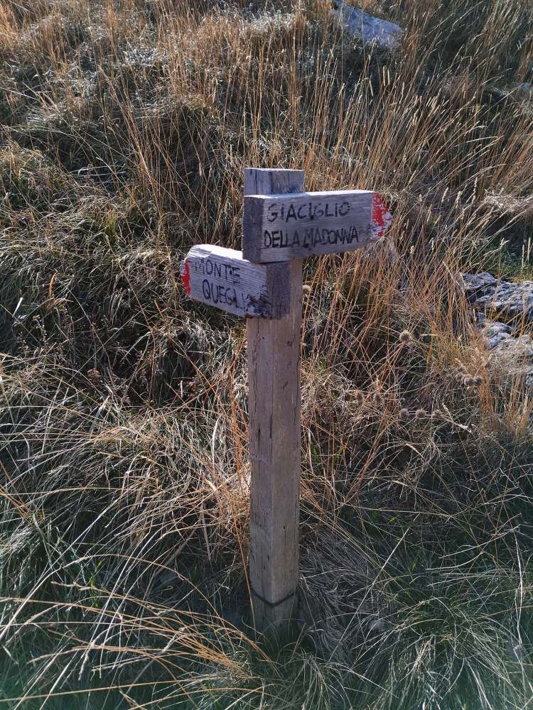 indicazioni per raggiungere la vetta del Monte La Queglia - blog di viaggi