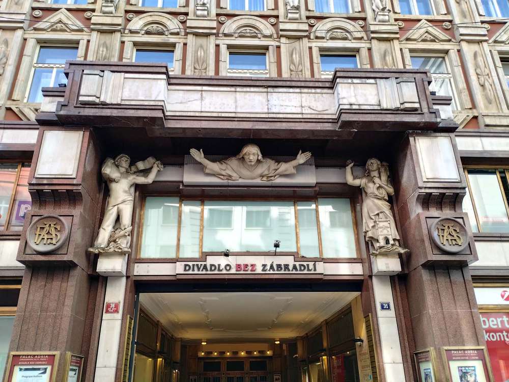 Palazzo della Riunione Adriatica di Sicurtà da vistare a Praga gratuitamente - blog di viaggi