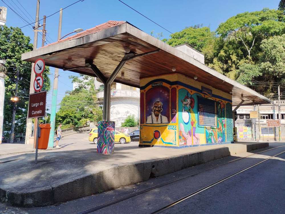 una delle fermate del tram giallo nel quartiere di Santa Teresa a Rio - blog di viaggi