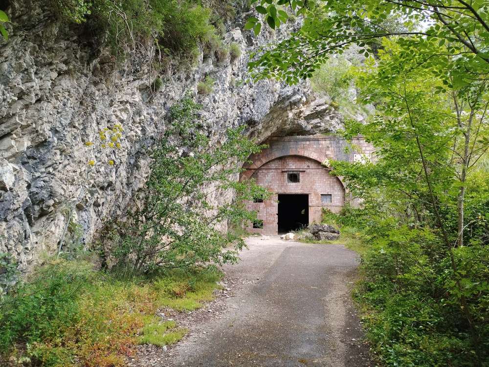 a piedi da Spoleto a Norcia sul tracciato ex ferrovia - blog di viaggi