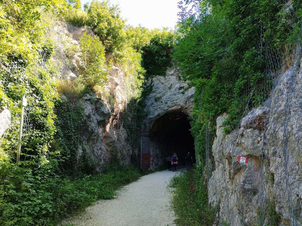 Le gallerie abbandonate sull'ex tracciato ferroviario da Spoleto a Norcia - blog di viaggi