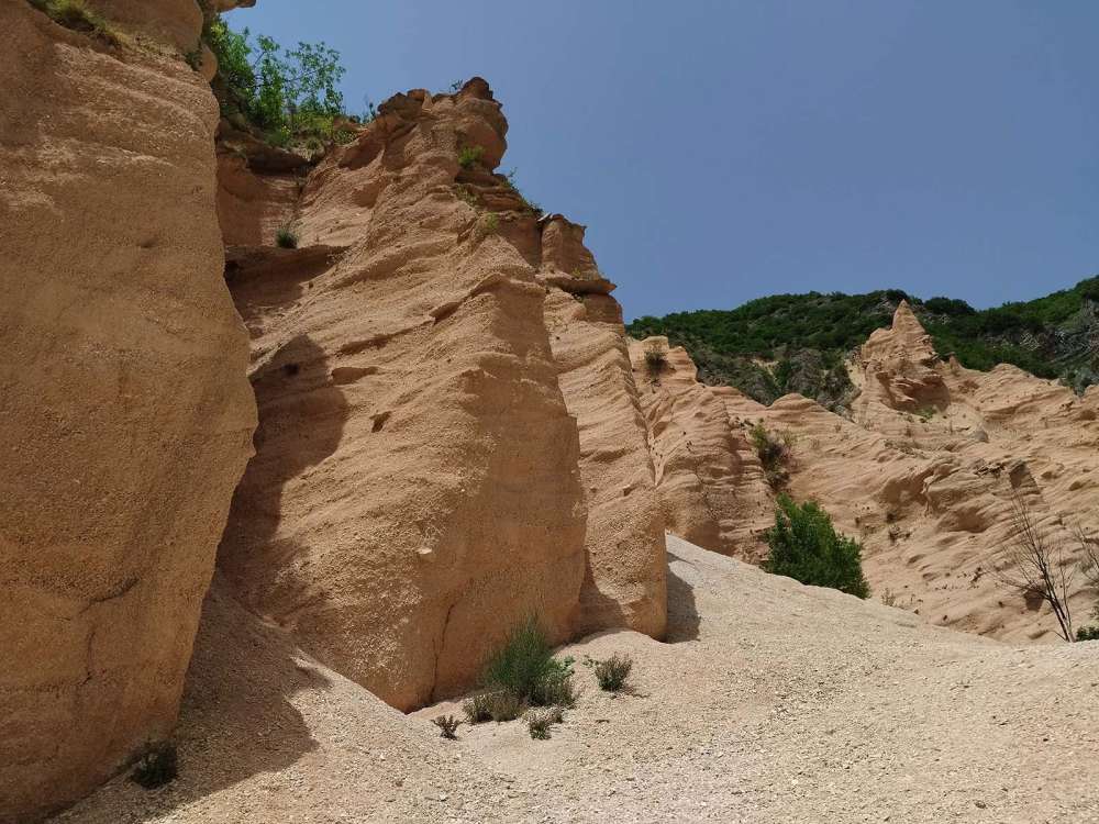 Scopri di più sull'articolo Trekking sentiero delle Lame Rosse