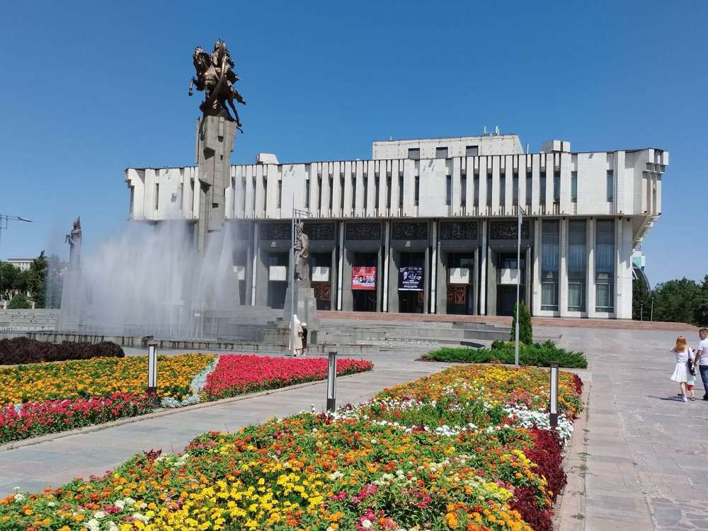 la sala filarmonica di Bishkek - blog di viaggi