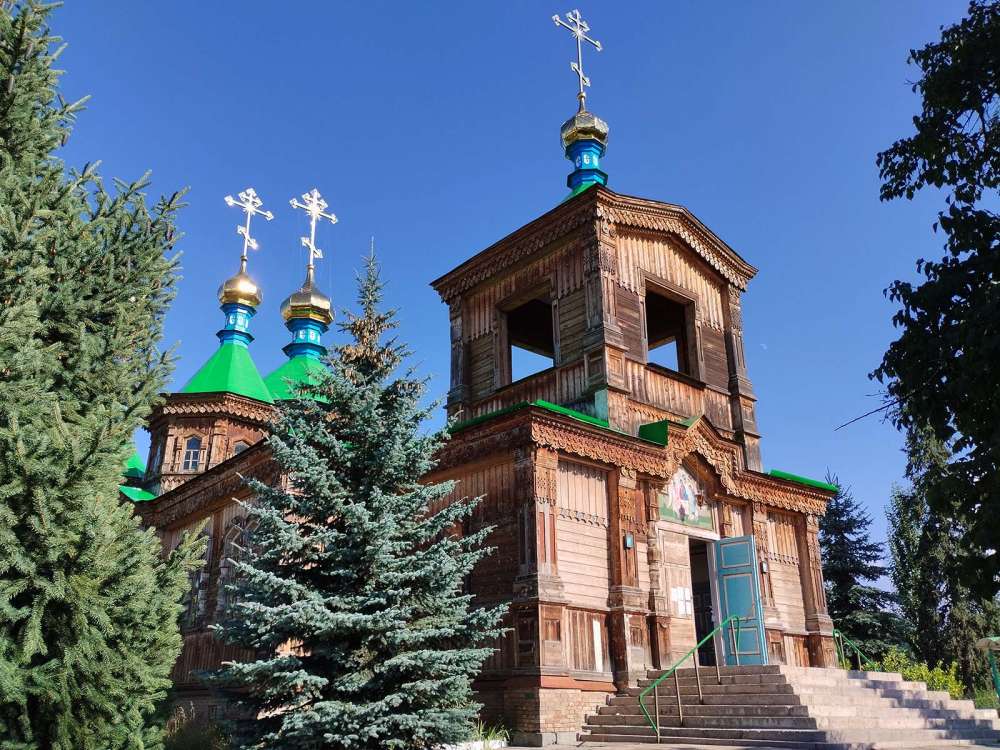 La cattedrale della natività da visitare a Karakol - blog di viaggi
