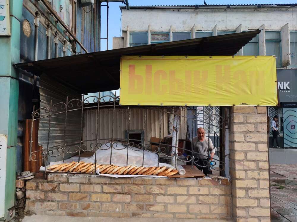 street food per le strade di Kockor in Kirghizistan - blog di viaggi