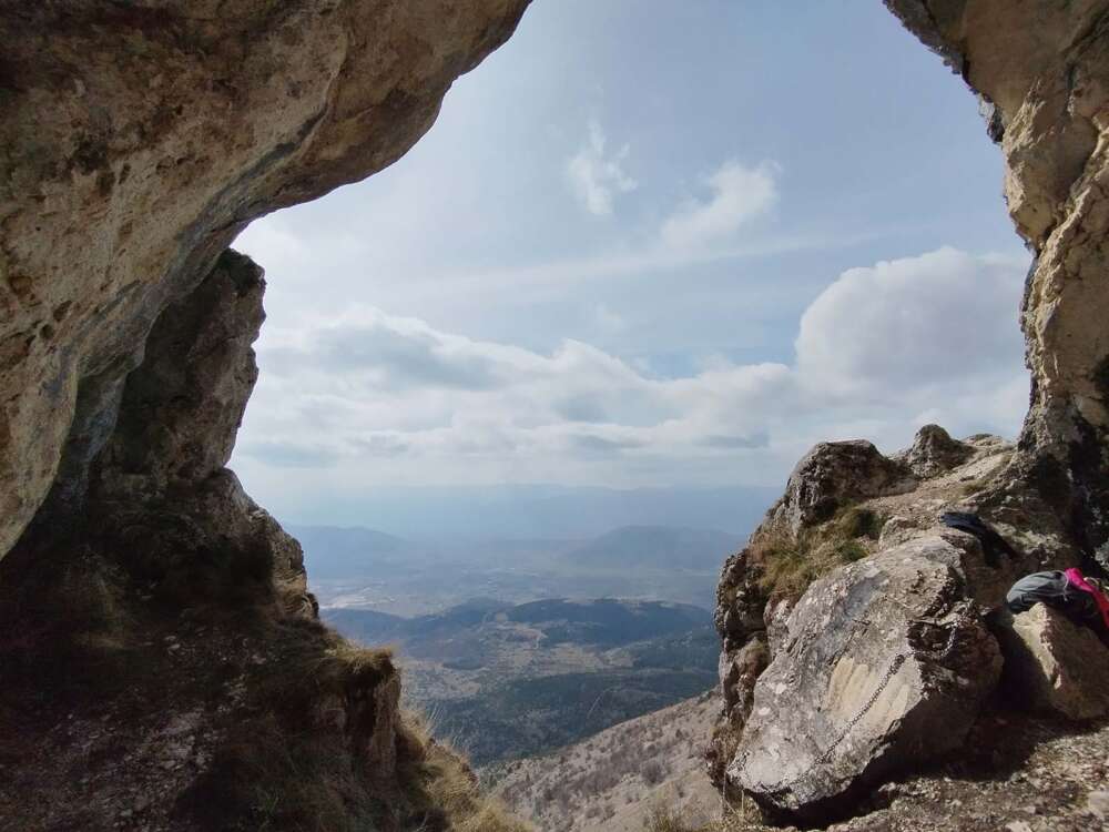 dentro la grotta di San Benedetto in Abruzzo - blog di viaggi