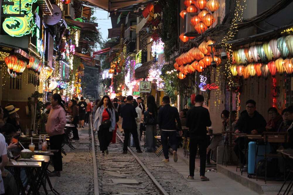 la famosa "train street" di Hanoi - blog di viaggi
