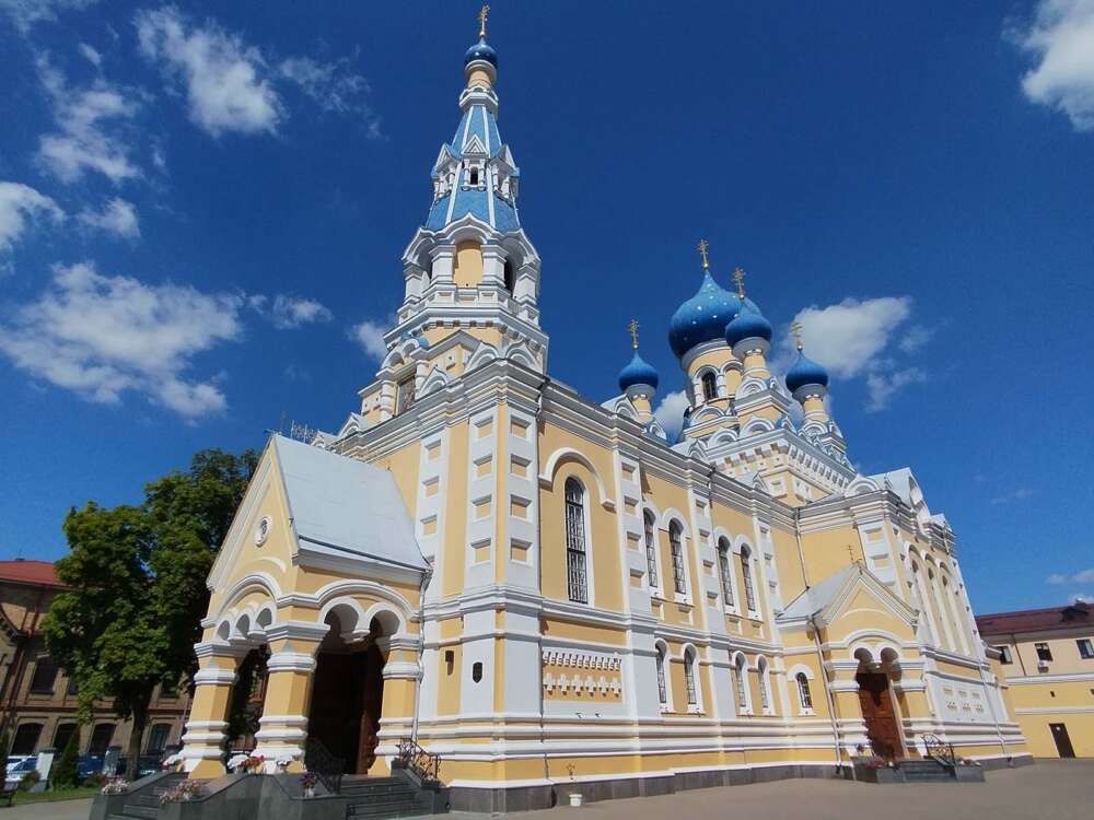 la chiesa ortodossa dalle cupole blu a Brest in Bielorussia - blog di viaggi