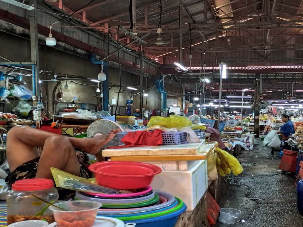 uno dei tanti mercati a Siem Reap in Cambogia - blog di viaggi
